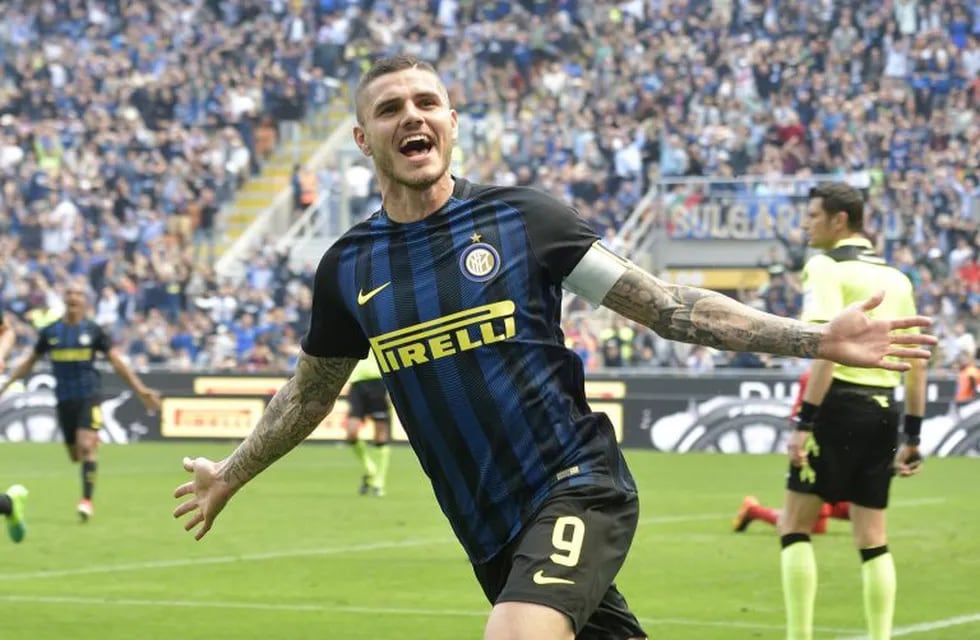 Milan (Italy), 16/04/2019.- Inter's striker Mauro Icardi jubilates after scoring a goal during the Italian serie A soccer match between Fc Inter and Ac Milan at Giuseppe Meazza stadium in Milan, Italy, 15 April 2017. (Italia) EFE/EPA/FLAVIO LO SCALZO