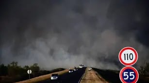 Incendios en la ruta del puente Rosario-Victoria