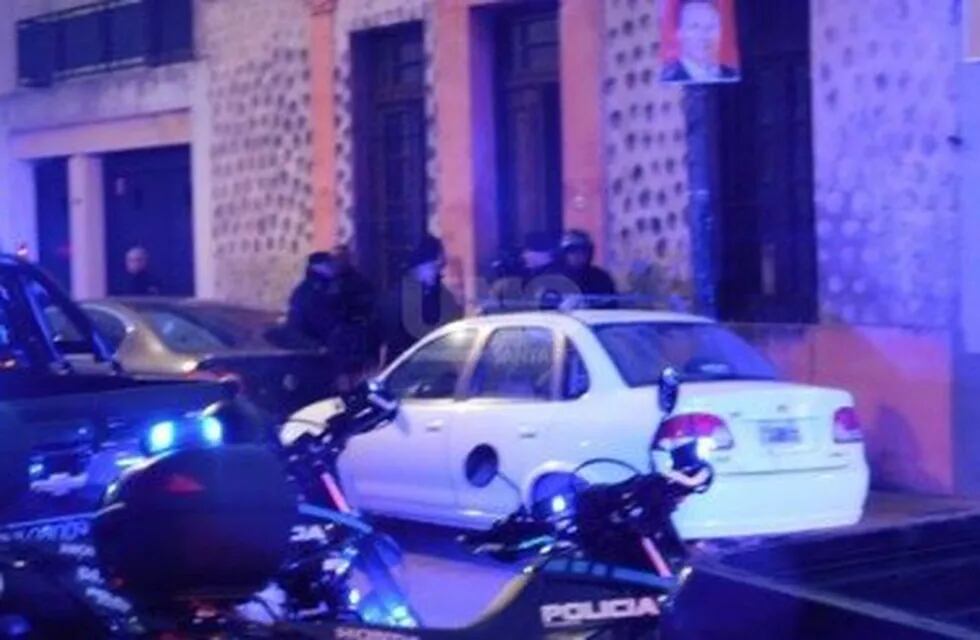 Se peleó en una pensión, empezó a los tiros y lo detuvieron