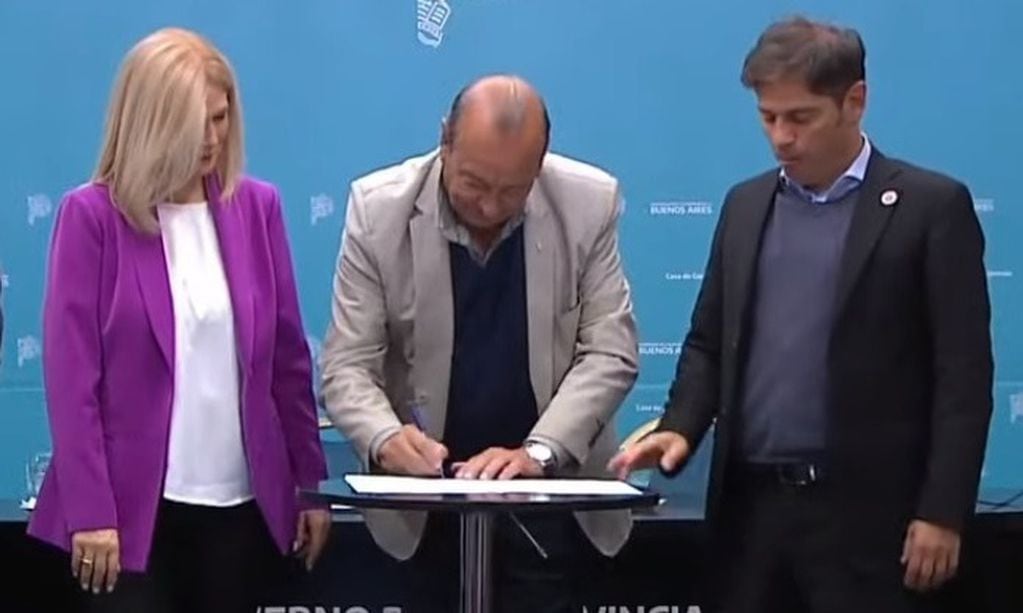 Tres Arroyos: Sánchez firmó el acta de adhesión al Programa Municipios en Marcha