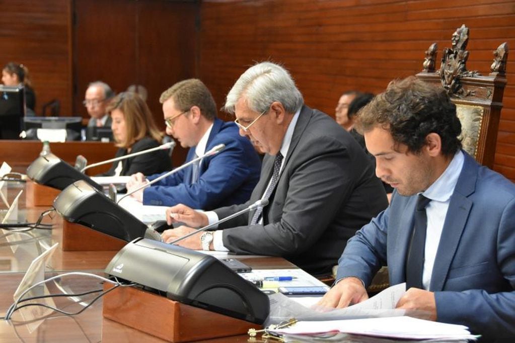 El vicegobernador Carlos Haquim presidió la tercera sesión extraordinaria de la Cámara de Diputados.