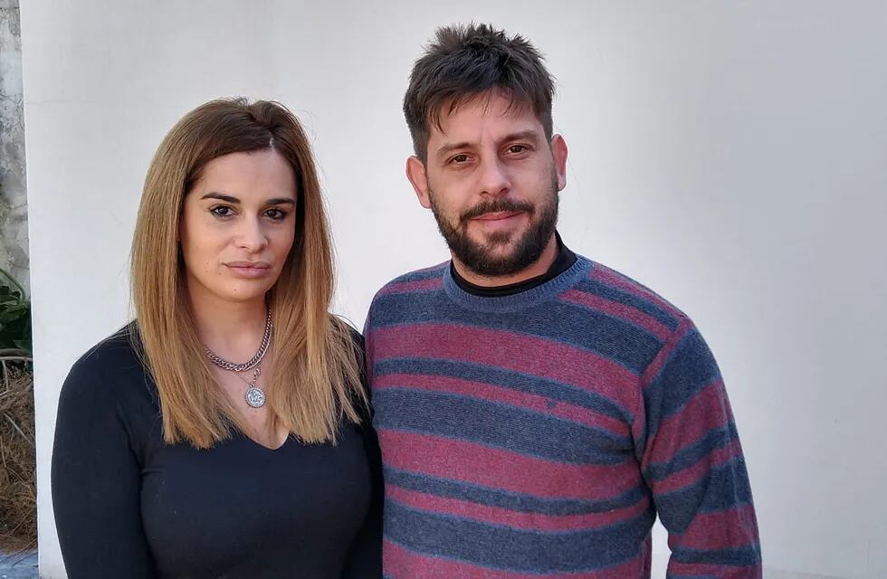 Vanesa y Gastón, los padres de la niña que denunció un abuso sexual en el Colegio San José de Rafaela