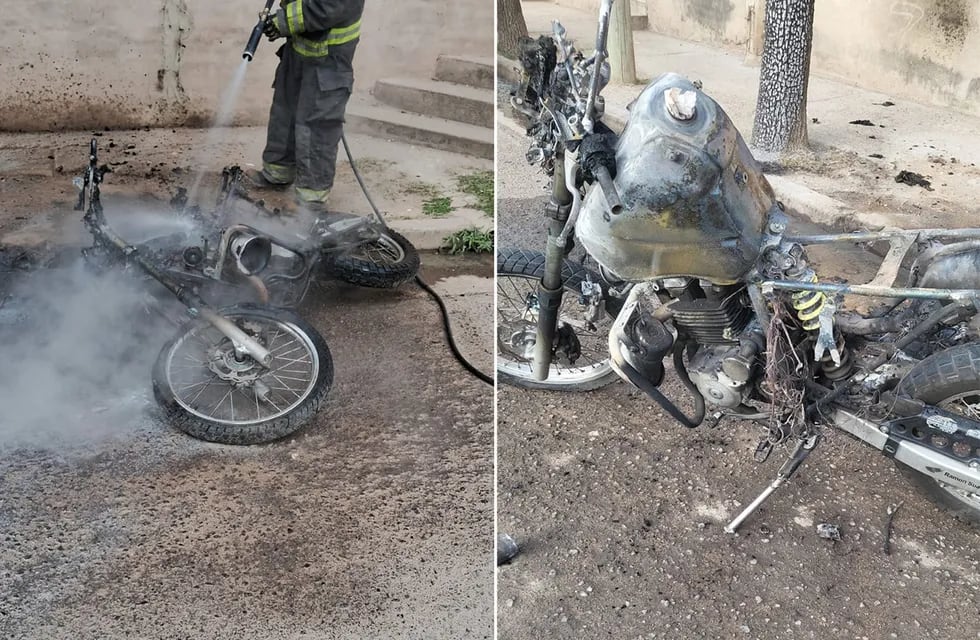 Así quedó la moto incendiada por un vecino en barrio Villa La Lonja en medio de un procedimiento (Policía).