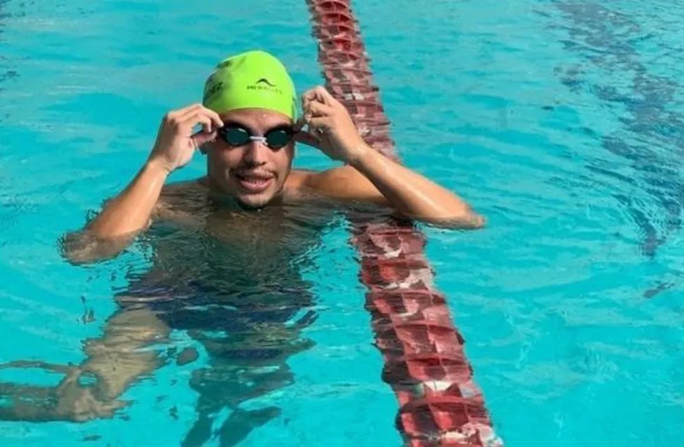 Sin prioridad, un nadador panamericano paga para poder entrenar
