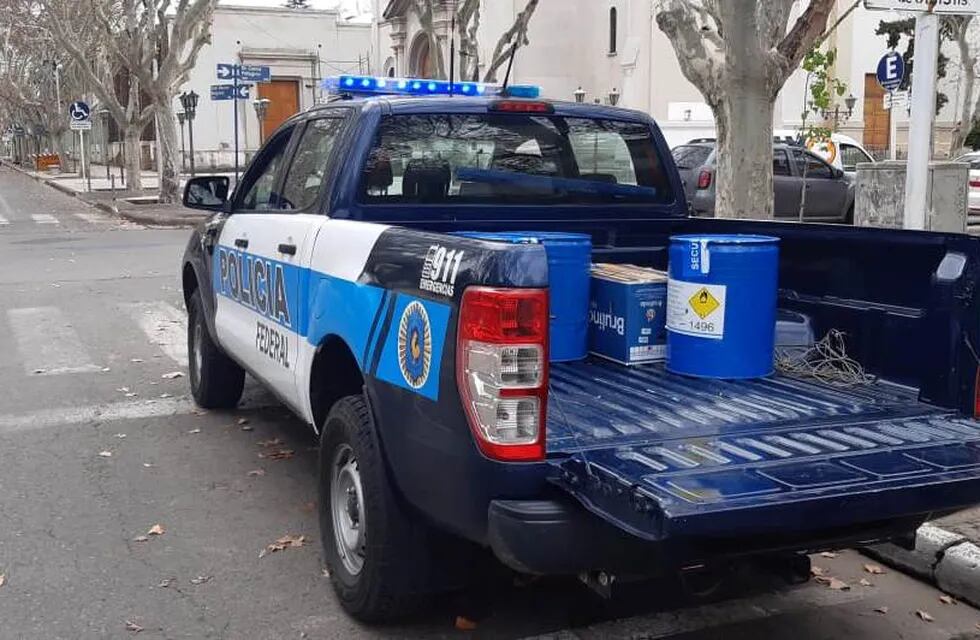 Policía Federal allanó un laboratorio clandestino de hipoclorito de sodio. Foto LV4 Radio San Rafael.