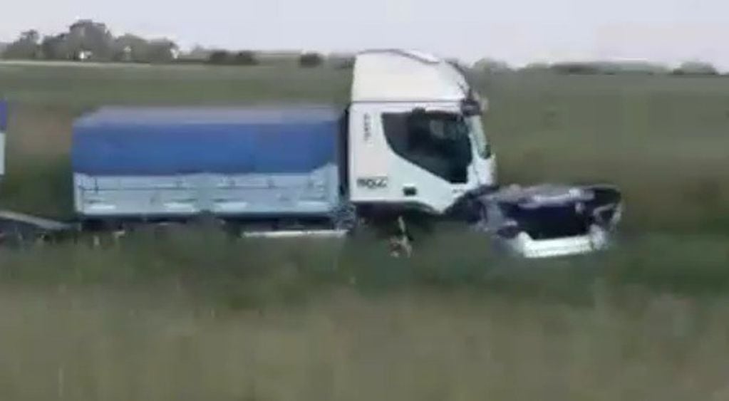Ruta 3: un muerto tras un choque entre un auto y un camión