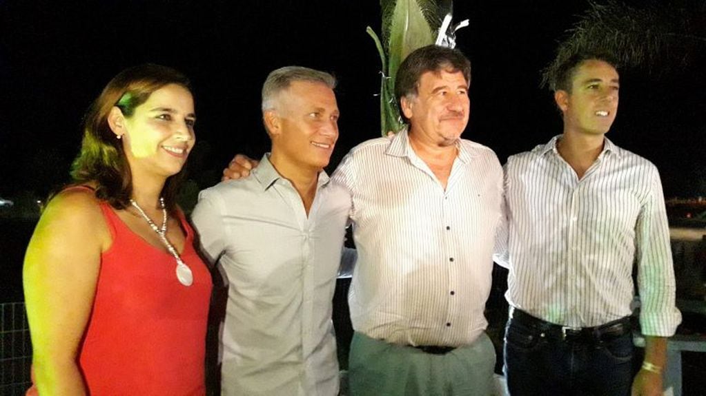 Federico García, visitó el Festival Nacional de Folklore en el Agua de Villa del Rosario, junto al director de la Agencia Córdoba Turismo, Esteban Aviles; y la diputada nacional Soledad Carrizo.