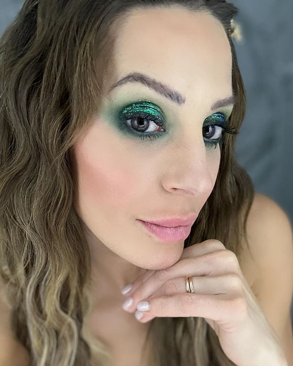 Noelia Marzol y su makeup a puro brillo