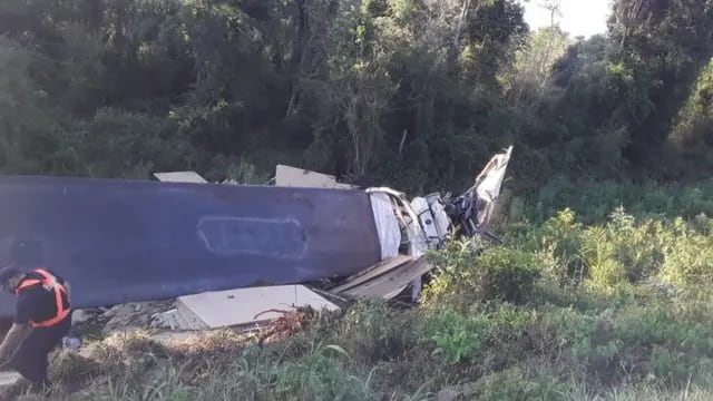 Caraguatay: un camionero falleció en un accidente sobre la Ruta Nacional 12