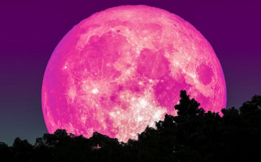 Aunque el evento astronómico se conoce comúnmente como luna rosa, la esfera no va a teñirse de ese color.