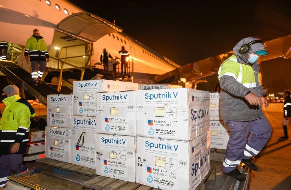 Llegaron otras 500 mil dosis de la vacuna Sputnik V a la Argentina.