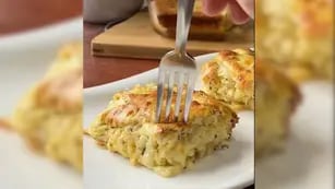 Compartió una imperdible receta de soufflé de queso y cebolla y se volvió viral en TikTok