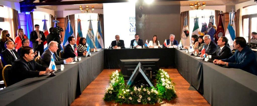 La mesa Ejecutiva del Parlamento del Norte Grande se reunió en Corrientes el viernes último. Asistió el vicegobernador de Jujuy, Carlos Haquim.