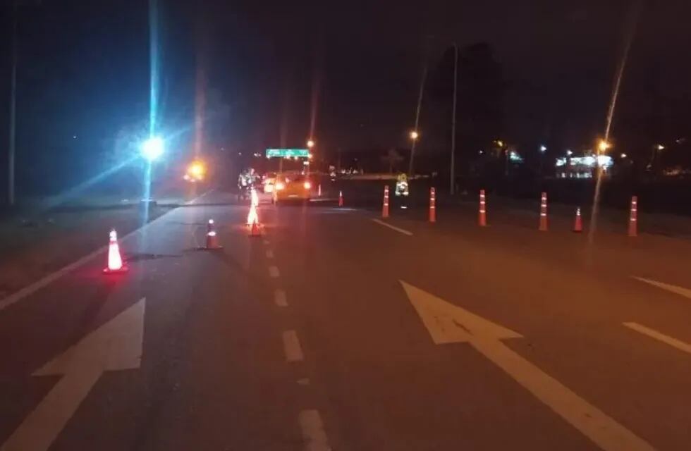 Efectivos policiales y personal de Seguridad Vial refuerzan controles vehiculares para evitar la circulación nocturna, en Jujuy.