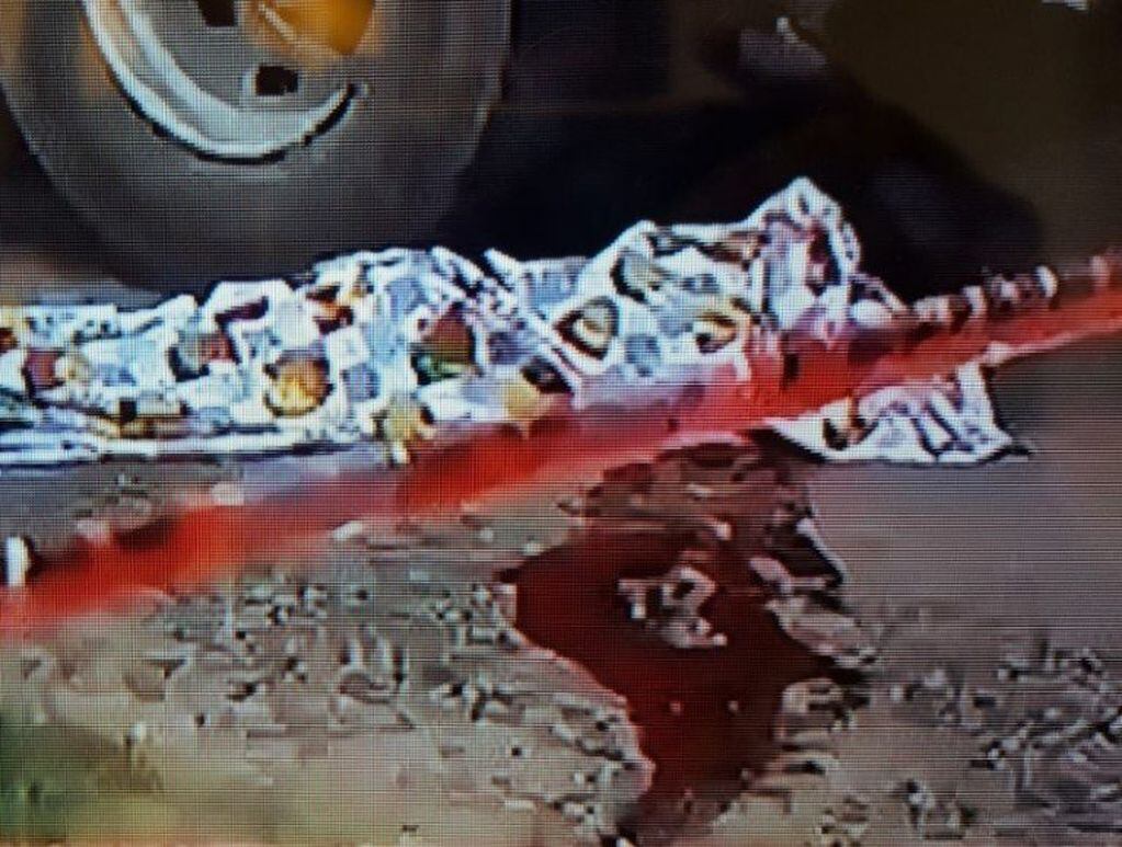 Por el choque con el camión murió el joven que viajaba en la moto como acompañante En Campbell y Aborígenes Argentinos. (Captura de pantalla)