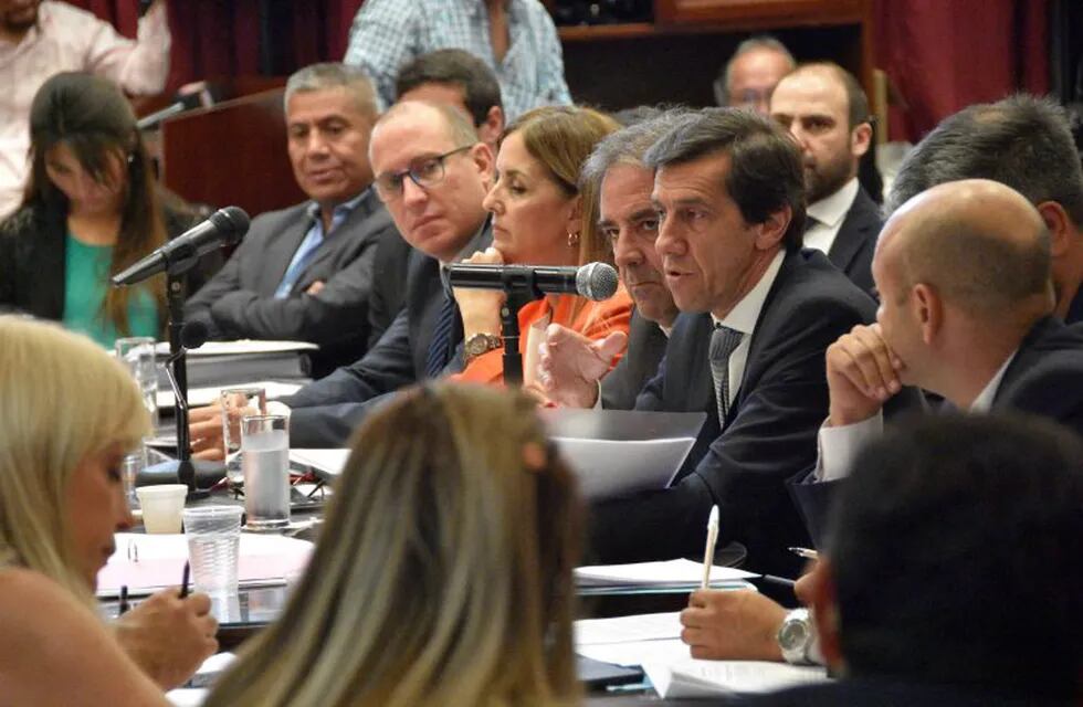 El ministro de Hacienda de Jujuy, Carlos Sadir, en la Legislatura