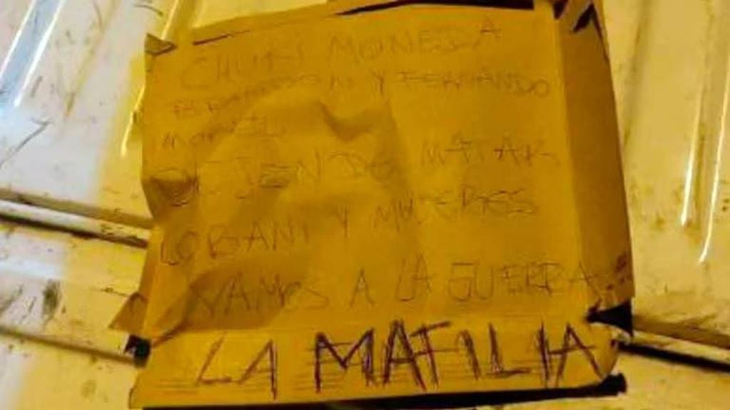 El mensaje que dejaron en el colegio baleado en la zona sur de Rosario.