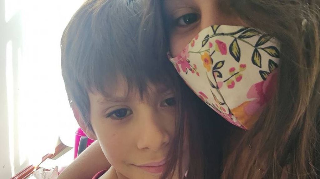 Tres días después de un trasplante de hígado en Rosario, Pablo Álbarez se despertó y pudo reencontrarse con Vanesa Sobrero, su mamá.