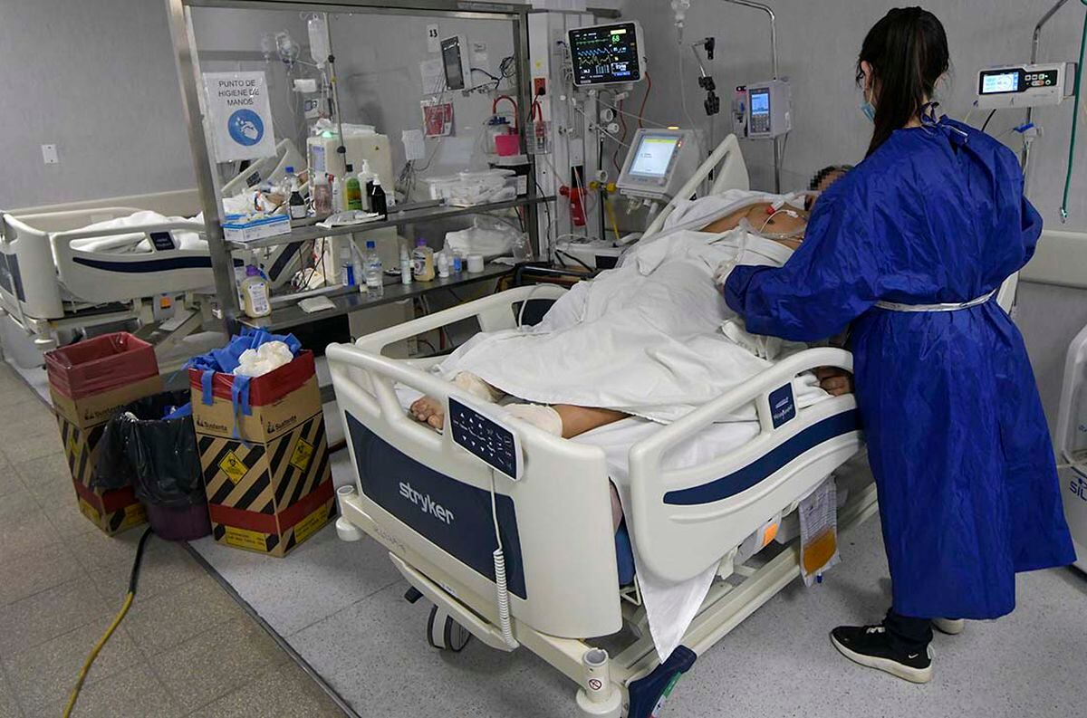 El intendente Emir Félix se encuentra en terapia intensiva del hospital Central en Mendoza.