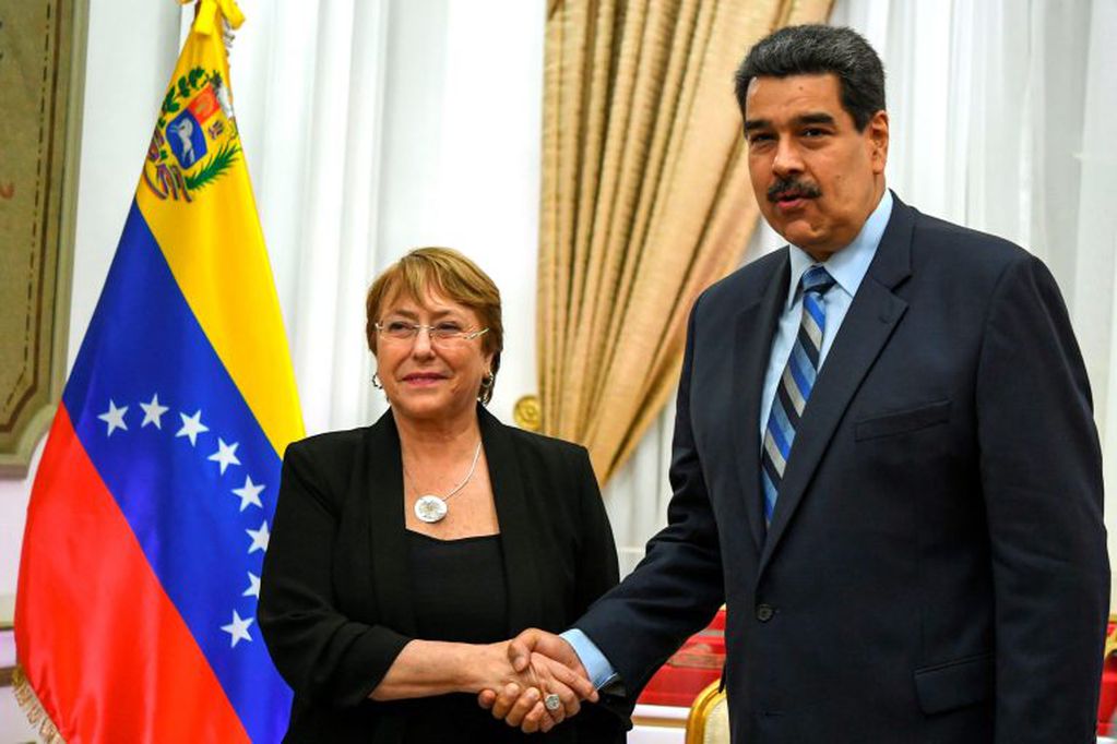 Imagen archivo. El presidente de Venezuela, Nicolás Maduro, recibe a la Alta Comisionada para los Derechos humanos de la ONU, Michelle Bachelet Foto: Yuri CORTEZ / AFP.