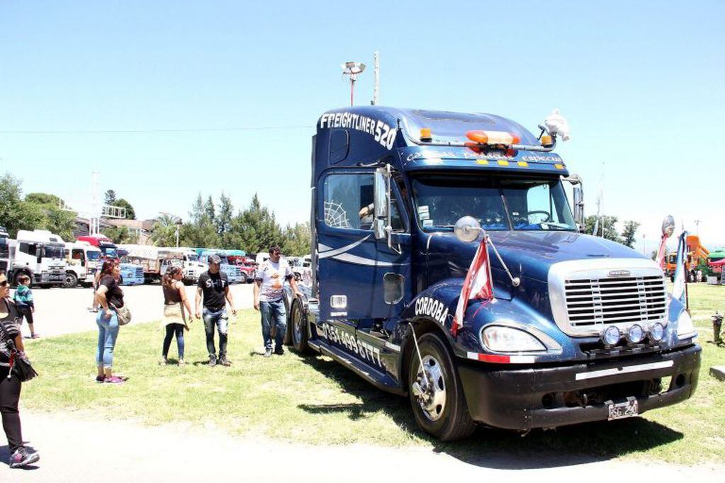 Encuentro de camiones en Carlos Paz