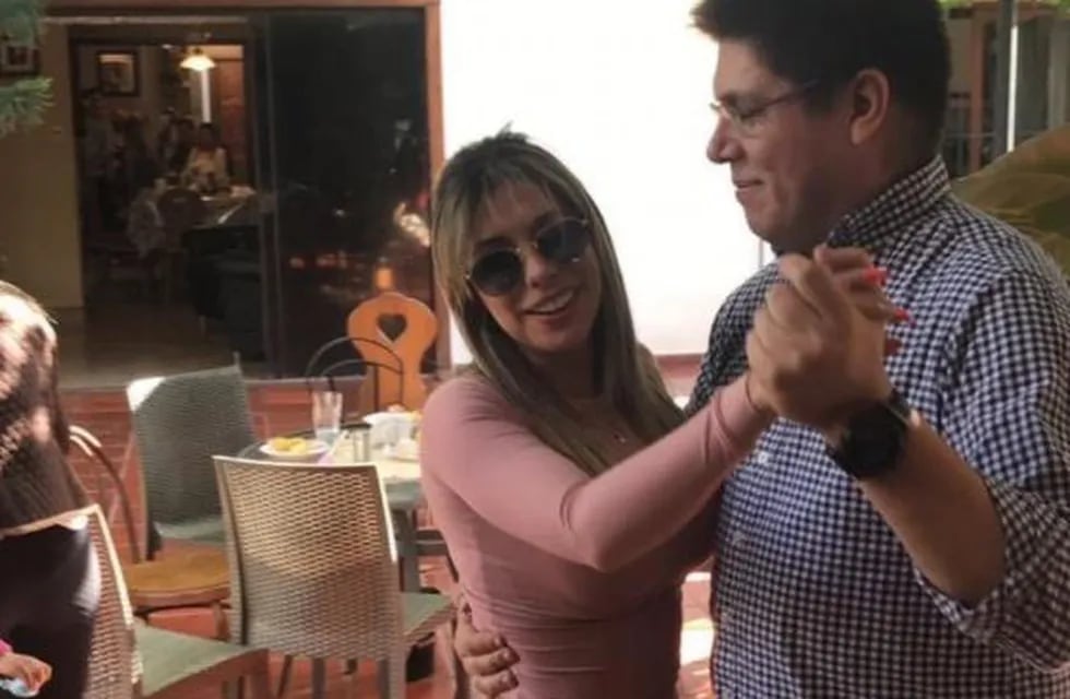 Renunció el viceministro de Salud de Paraguay tras participar en una fiesta con modelos. (Twitter)