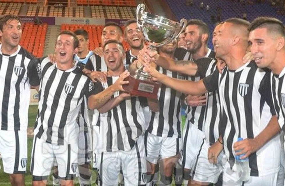 Gimnasia de Mendoza fue el último campeón de la Copa Vendimia 2017.