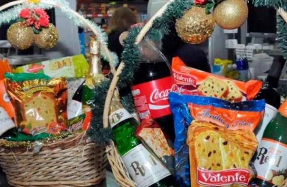 El gobierno presentó la canasta navideña en 48 comercios de la ciudad y el interior
