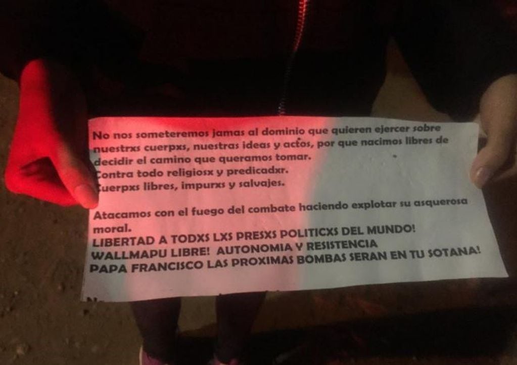 Ataques a iglesias y mensajes contra el Papa en Chile