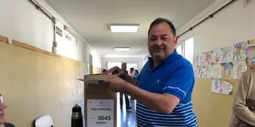 Julio “Pity” Federico votó en la Escuela Nº 4