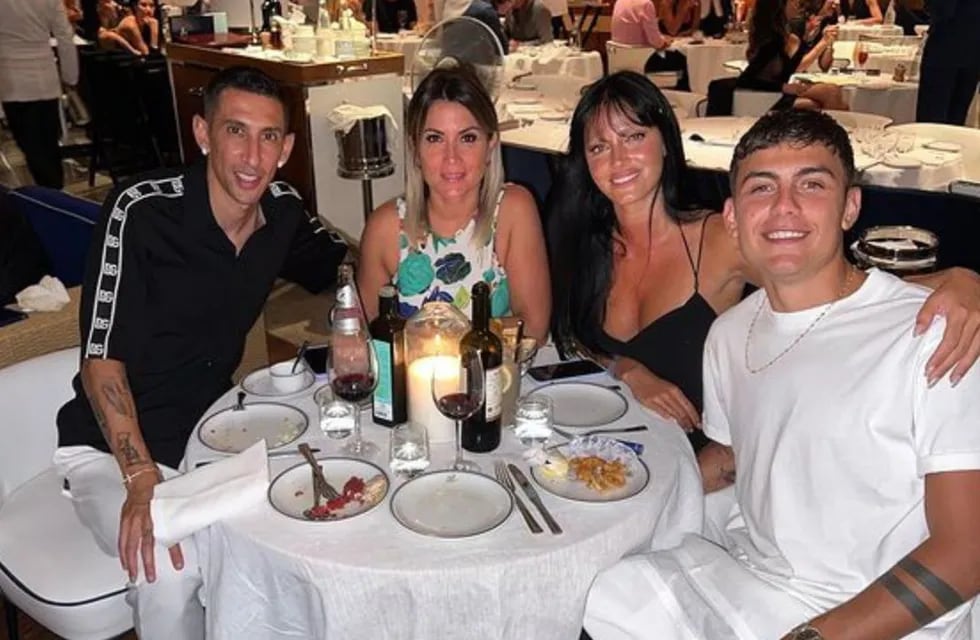 Paulo Dybala se juntó con Ángel Di María y la rompieron de vacaciones en Ibiza.