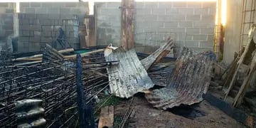 Casa quemada en barrio Nueva Esperanza