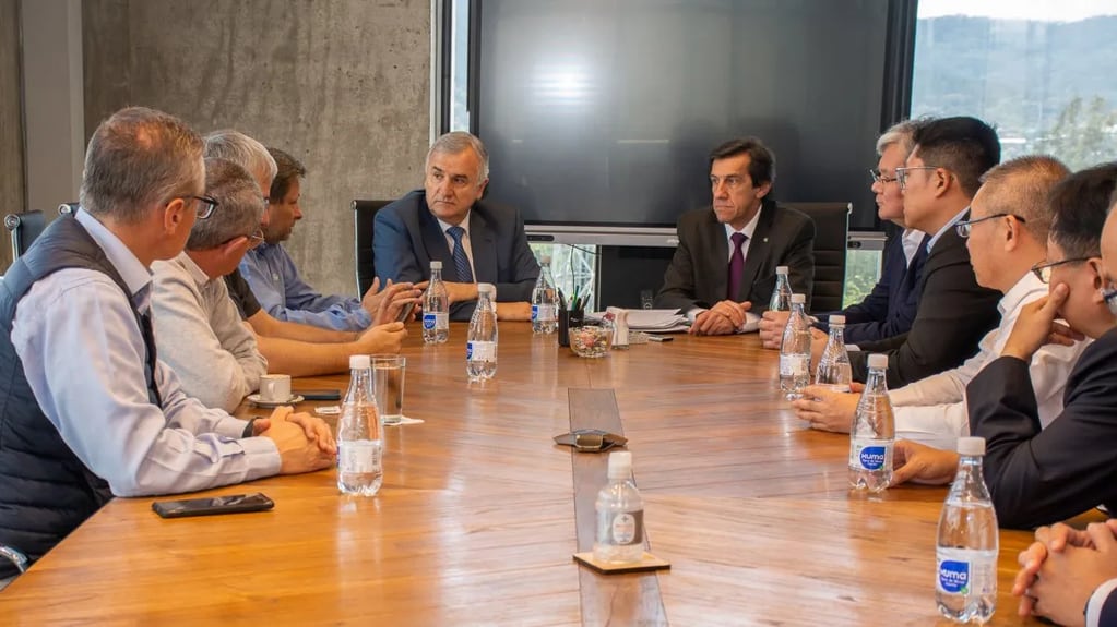 El gobernador Gerardo Morales y el ministro Carlos Sadir recibieron a la delegación asiática que trabaja esta semana en Jujuy con los equipos técnicos locales en el proyecto de ampliación de Cauchari.