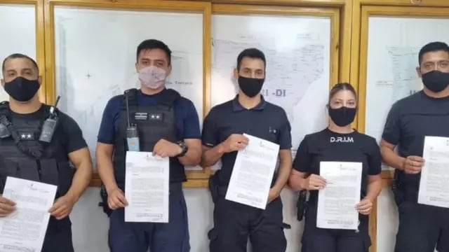 Policías reconocidos en San Luis por salvar la vida de un niño de 2 años