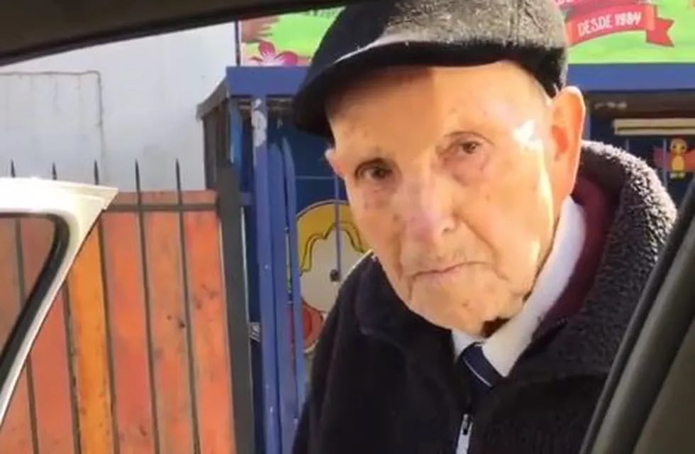 Un abuelo se sumó al #KikiChallenge y la rompe en las redes sociales.