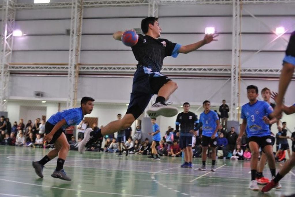 Facundo Stein, jugador de club Centro Galicia Handball Ushuaia.