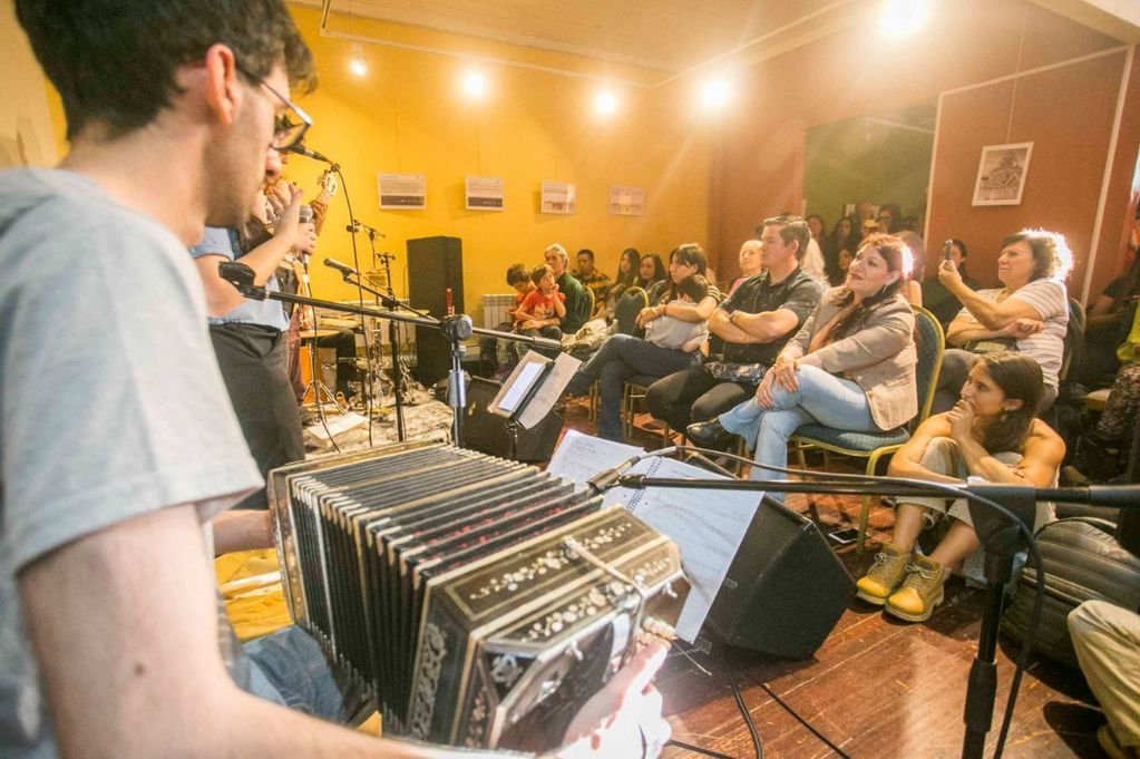 “Canciones Latinoamericanas” se presentó en Ushuaia