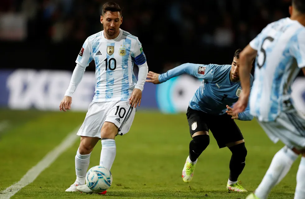 Lionel Messi sumó unos minutos en el encuentro entre Argentina y Uruguay. (Foto: AP)
