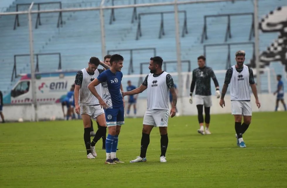 Partido amistoso entre Belgrano y Godoy Cruz en Alberdi.