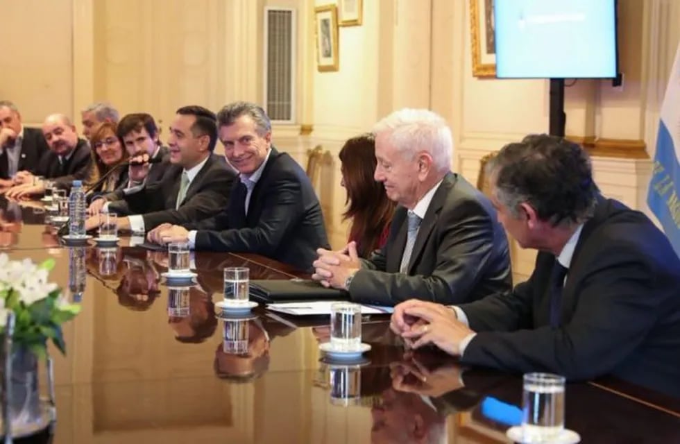 Macri recibió a rectores de universidades. (Foto: @unneargentina)