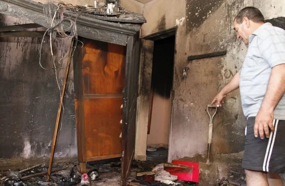 Incendio en una vivienda de Rivadavia.