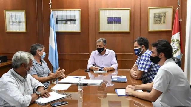 El intendente Luis Castellano dialogó con el director de Aguas Santafesinas SA, Juan Manuel Costantini.