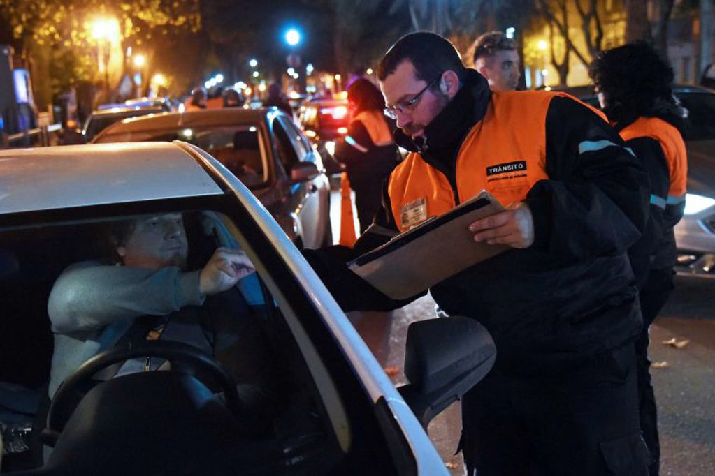 Los operativos de tránsito arrancaron este miércoles por la noche en Rosario. (Prensa Municipalidad Rosario)