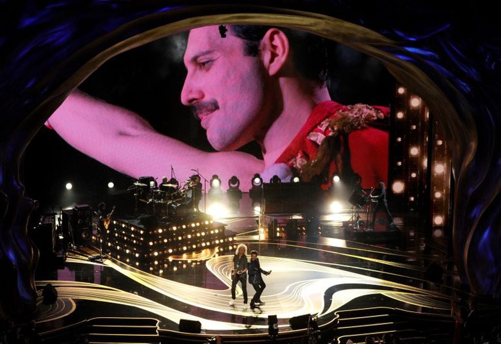La imagen de Freddie Mercury en el final del show de Queen (Foto: Chris Pizzello/Invision/AP)