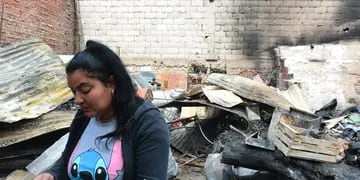 Córdoba. Una familia perdió todo por un incendio en barrio Talleres Oeste  (José Hernández/ LaVoz).