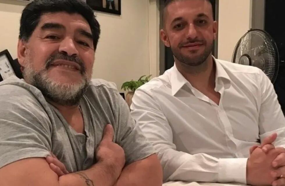 Matías Morla junto a Diego Maradona.