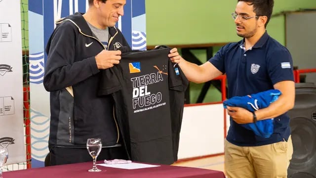 Mariano Marcos nuevo entrenador de la Selección de Básquet fueguina