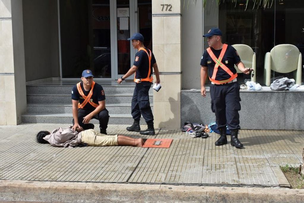Vecino justiciero atrapó a ladrón que robó a un portero. Foto Diario época.