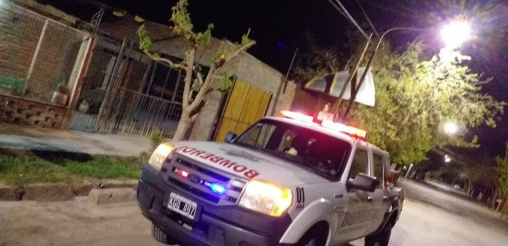 Los Bomberos Voluntarios asistieron a la mujer herida.