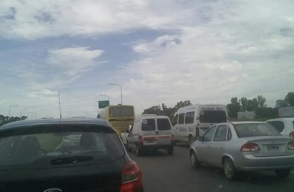 Desvíos por corte en Autopista Rosario - Santa Fe